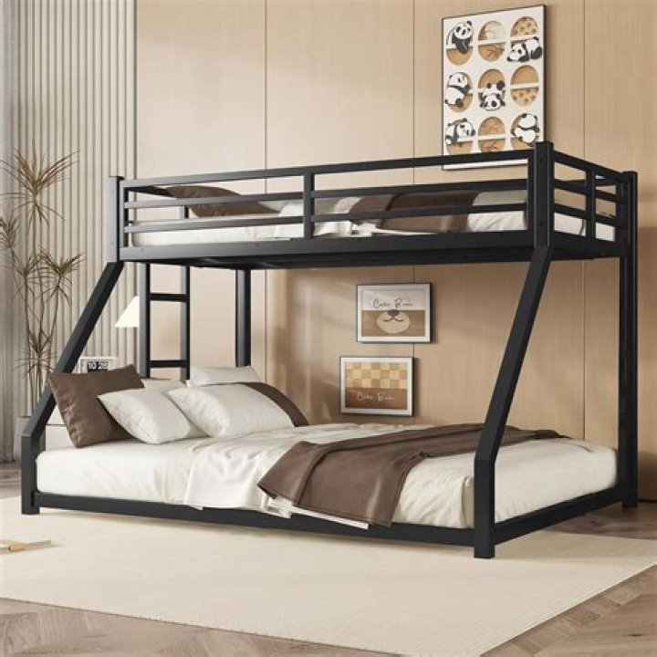 Are there queen beds in a weekend warrior?