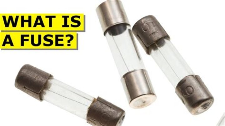 Do refrigerators have internal fuses?