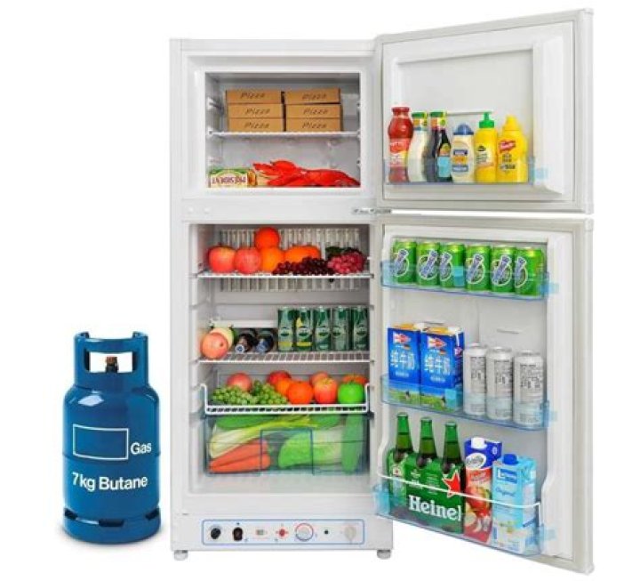 Does a propane fridge need electricity to run?