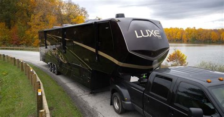 How big is a Sunnybrook 5th wheel RV?