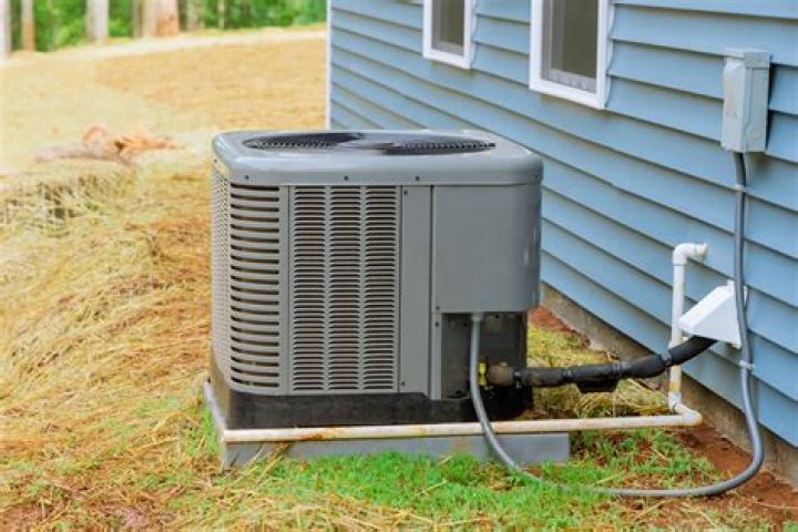 How long should an outside AC unit last?