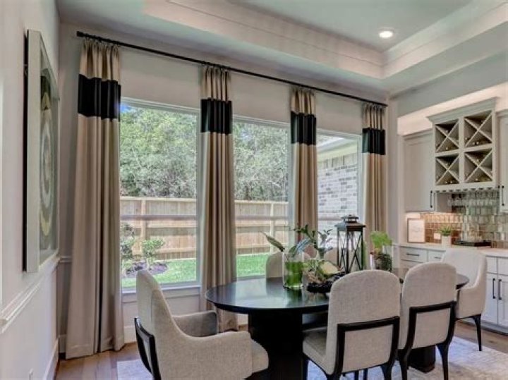 How long should dining room curtains be