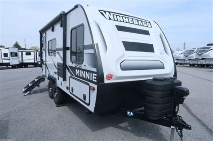How many miles does a 1999 Winnebago Minnie RV have?