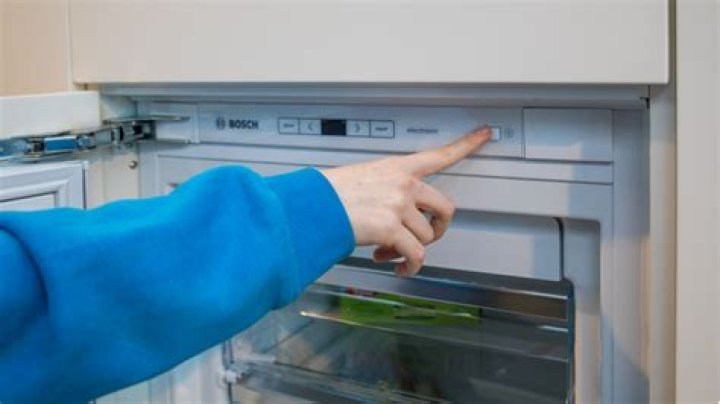 How often should you turn off the fridge in an RV?