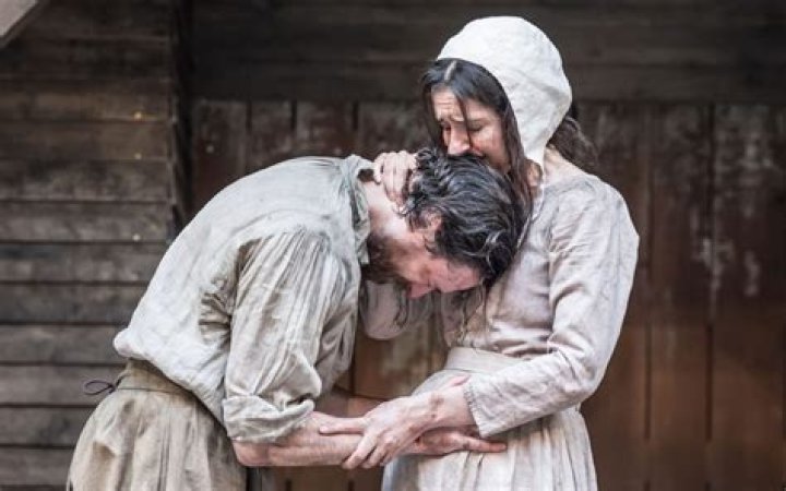 How old is Susanna Walcott in the crucible