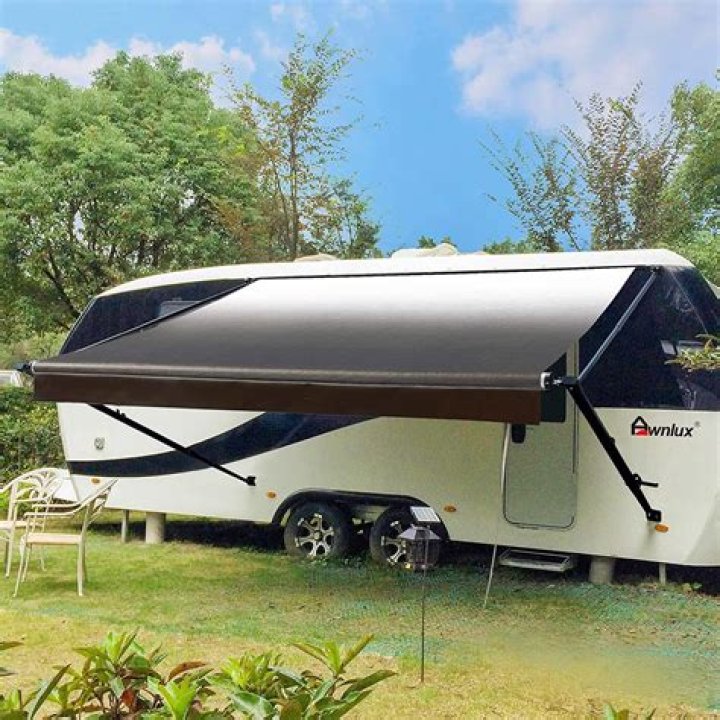 How to choose the best Dometic awnings for your RV?