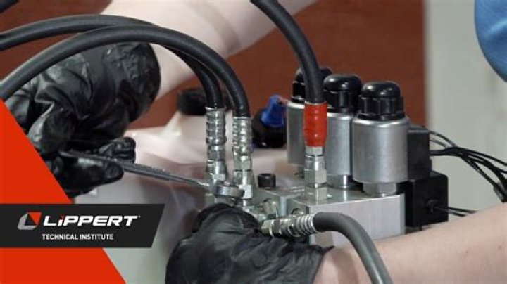 How to fix a leaking Lippert hydraulic leveling system?