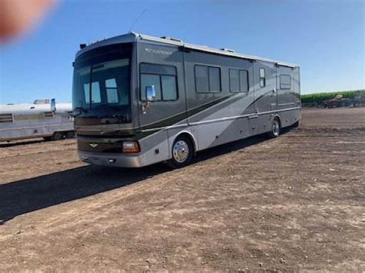 Is the Fleetwood discovery 39L a Freightliner?