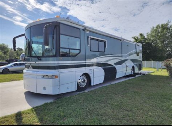 Is there a 2003 Winnebago ultimate freedom 40kD?