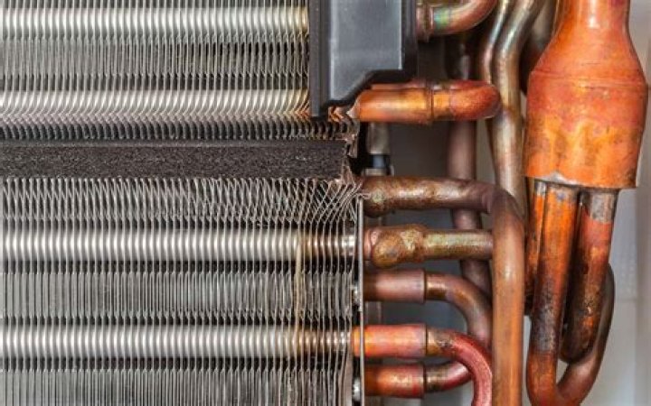 What could occur if the evaporator fins become dirty or clogged?