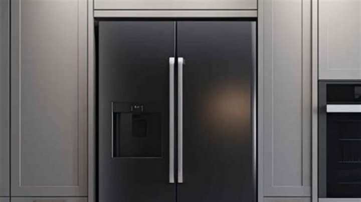 What does E2 mean on a fridge?
