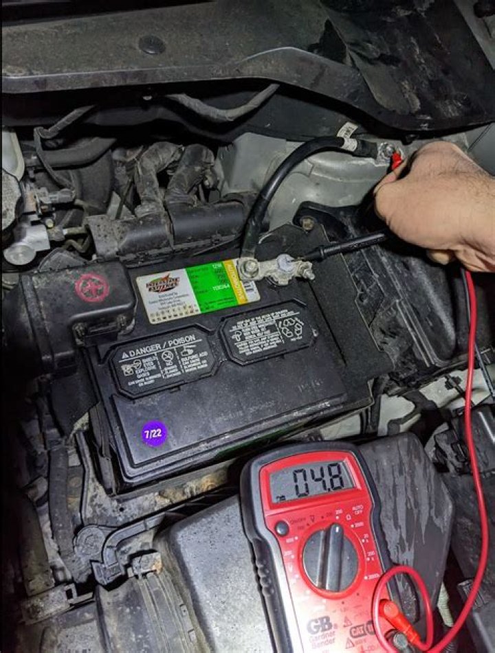 What does it mean when your battery light flickers?
