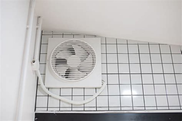 What is a SELV extractor fan