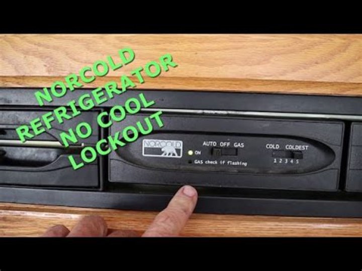 What is the Diagnostic Code on Norcold N821?