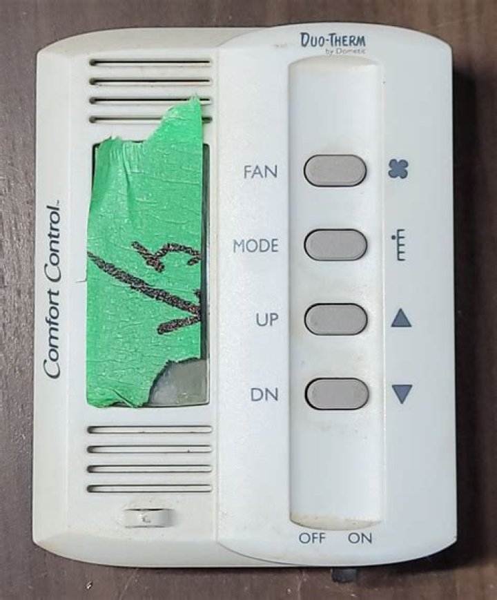 What is the symptom of duo therm Comfort Control Center?