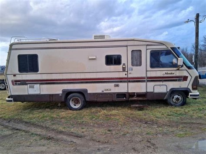 What kind of car was the 1988 Holiday Rambler?