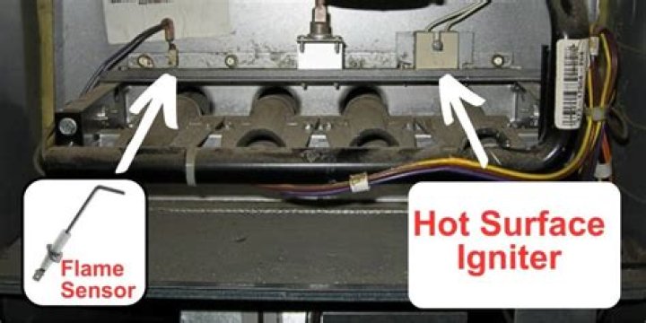 What kind of light does a hydroflame 8525 use?