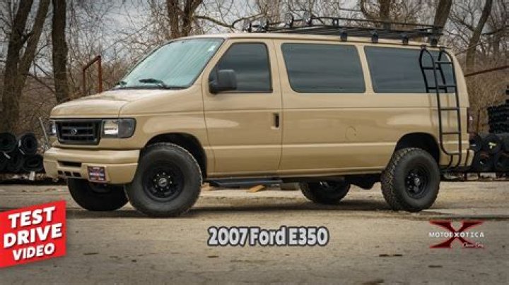 What kind of motor does Ford E 350 have?