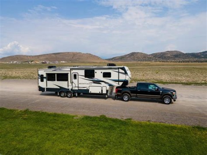 Where does the 5th wheel go on a truck?