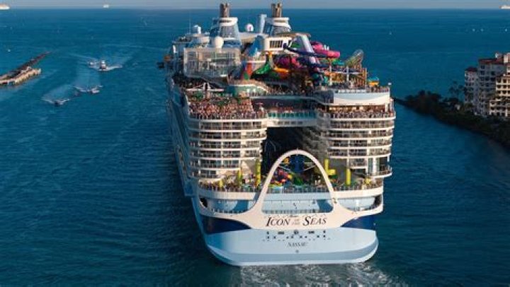 Which Cruise Line has open bar